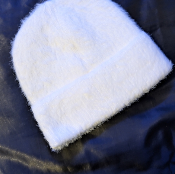 Kangol fuzzy beanie - Picture 2 of 3
